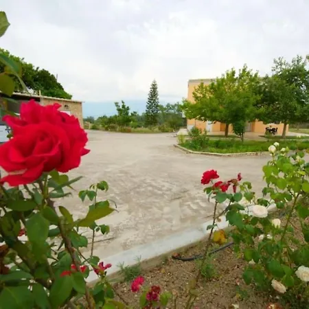 House Of Roses Perivólion