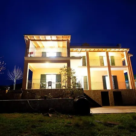 House Of Roses דירה