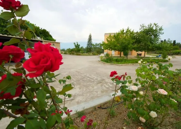 House Of Roses Perivólion